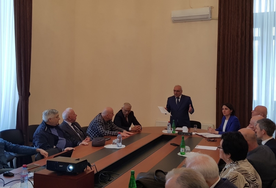 Neft və Qaz İnstitutunda “Azərbaycanın dayanıqlı inkişafının geoekoloji problemləri” mövzusunda məruzə dinlənilib