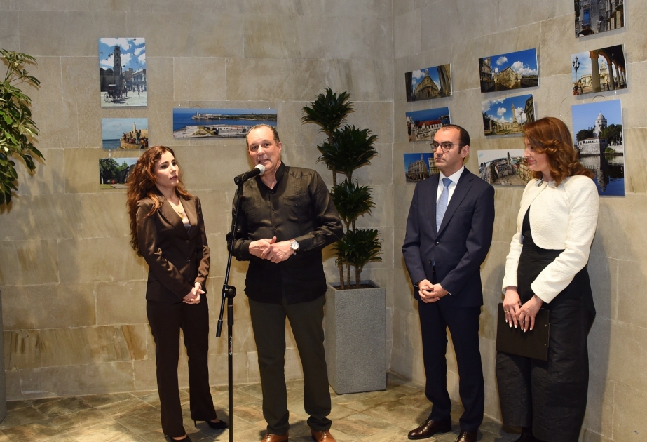 La exposición titulada "La Habana - 500 años" se expone en la Casa de la Fotografía de Bakú
