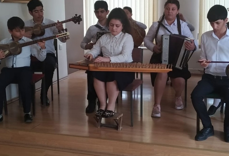 Uşaq musiqi məktəbində Soltan Hacıbəyovun əsərləri səsləndirilib