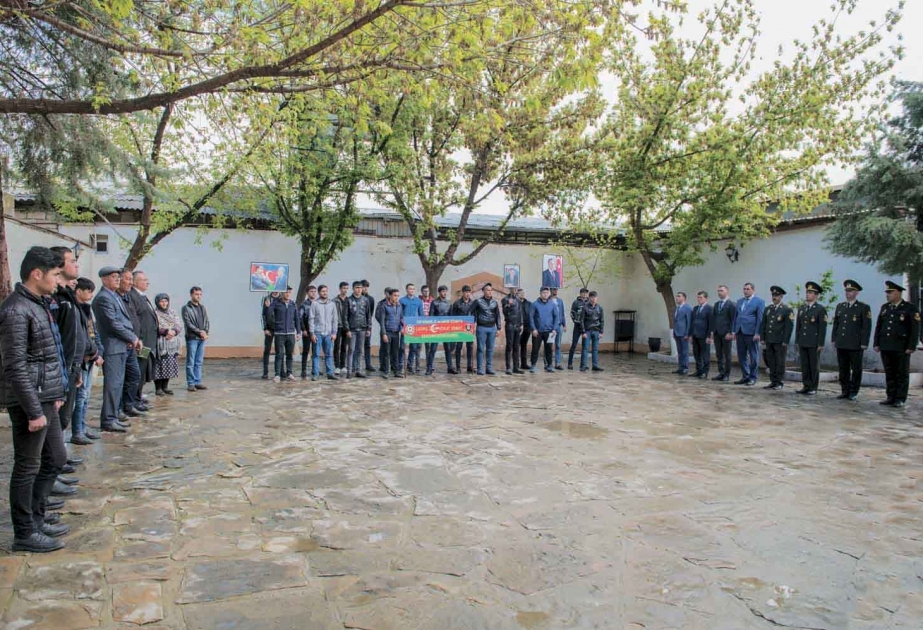 Naxçıvanlı gənclər həqiqi hərbi xidmətə yola salınıb