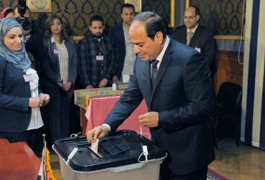 Misir Prezidenti konstitusiyaya dəyişikliklərlə bağlı keçirilən referendumda səs verib