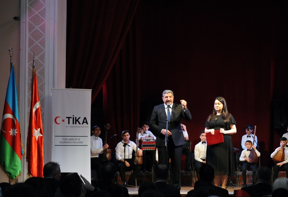 Rəşid Behbudov adına Azərbaycan Dövlət Mahnı Teatrında “Kitabın işığın olsun” adlı tədbir keçirilib
