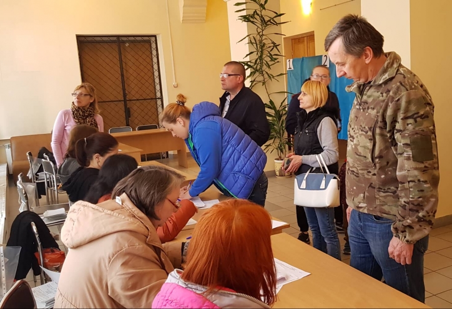 Ukraynada səsvermə prosesi AZƏRTAC-ın fotoobyektivində
