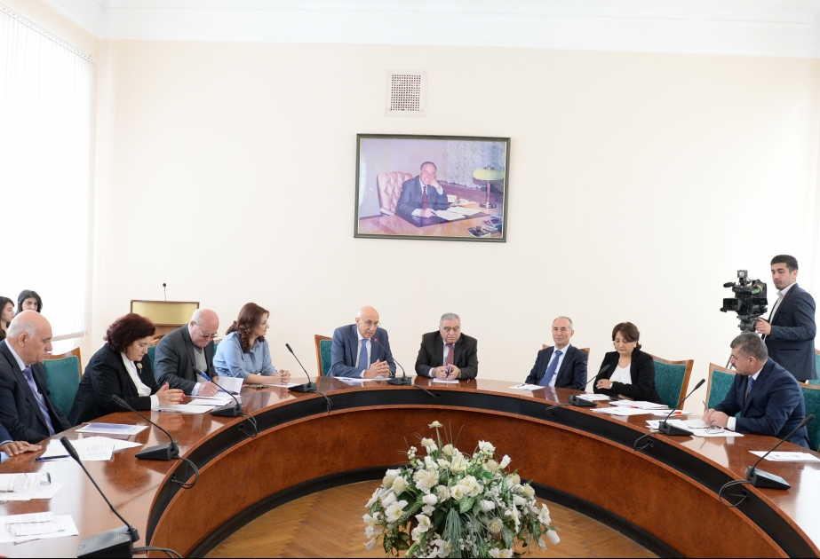 “Azərbaycanda regional inkişafın idarə olunmasında yeni istiqamətlər” mövzusunda respublika elmi konfransı keçirilib