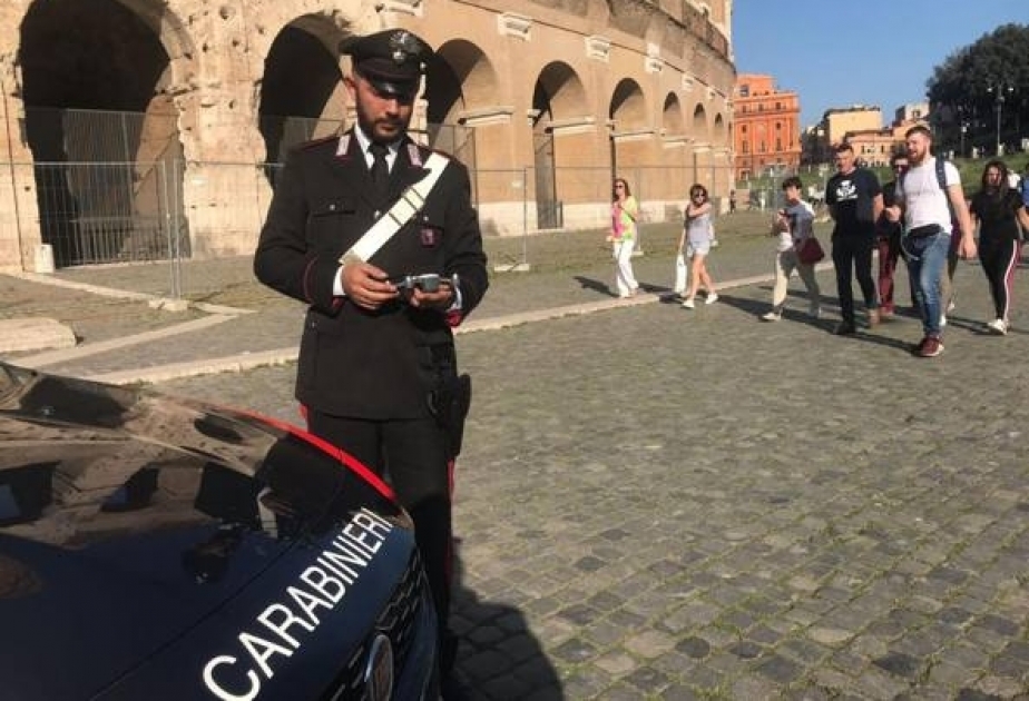 Çinli turist Kolizeyin yaxınlığında dron uçurtduğuna görə saxlanılıb