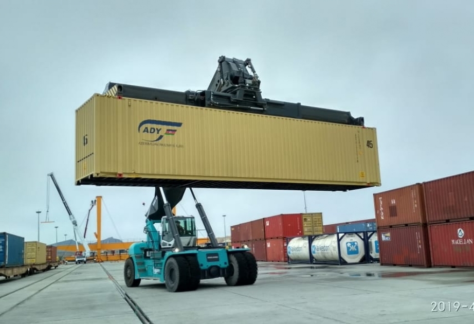 “Lyanyunqanq–Bakı” konteynerlərindən ibarət ilk blok qatarı Abşeron Logistika Mərkəzinə çatıb