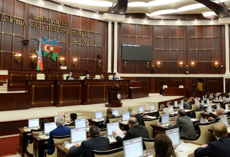Milli Məclisin plenar iclasında 19 məsələ müzakirə olunub