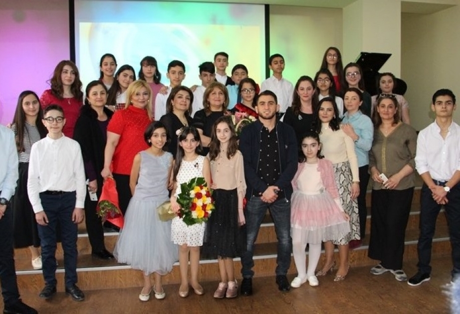 Musiqi məktəbinin şagirdlərinin konserti olub