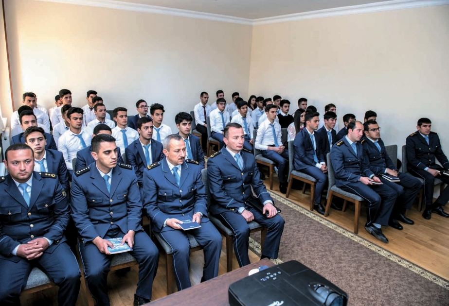 Muxtar respublikada yüksəkixtisaslı kadr hazırlığı işi diqqət mərkəzindədir