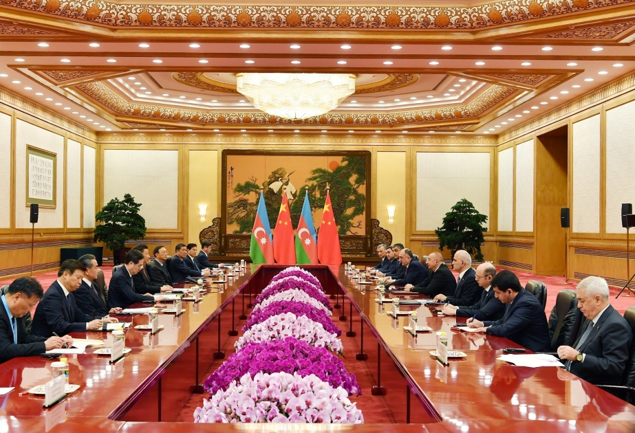 阿塞拜疆总统伊利哈姆·阿利耶夫与中华人民共和国主席习近平在北京举行会晤