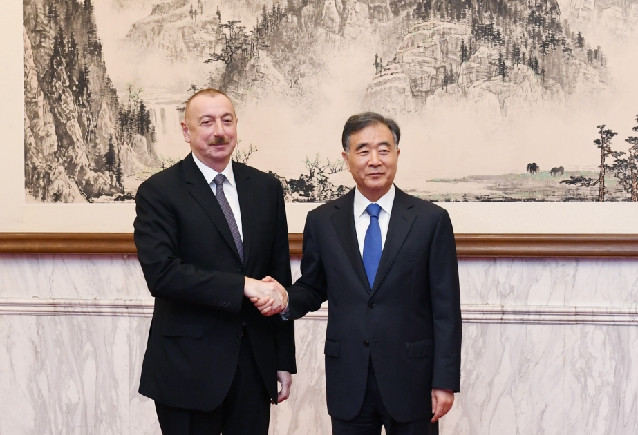 Prezident İlham Əliyev Pekində Çin Kommunist Partiyası Mərkəzi Komitəsi Siyasi Bürosunun üzvü Van Yanla görüşüb VİDEO