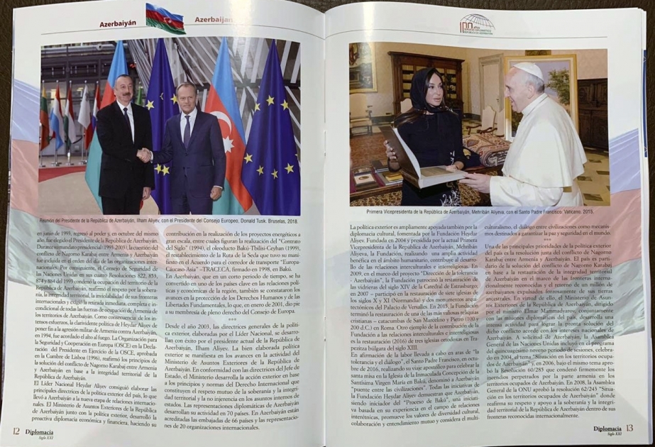 La revista española emite un artículo dedicado al centenario del servicio diplomático de Azerbaiyán