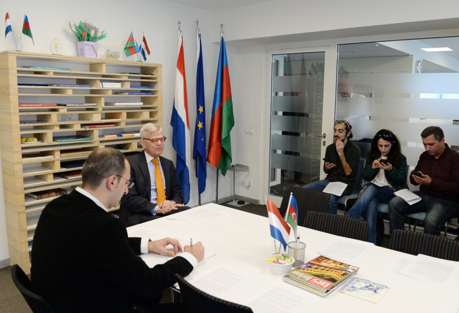 Embajador holandés: Los Países Bajos apoyan la solución pacífica del conflicto de Nagorno-Karabaj