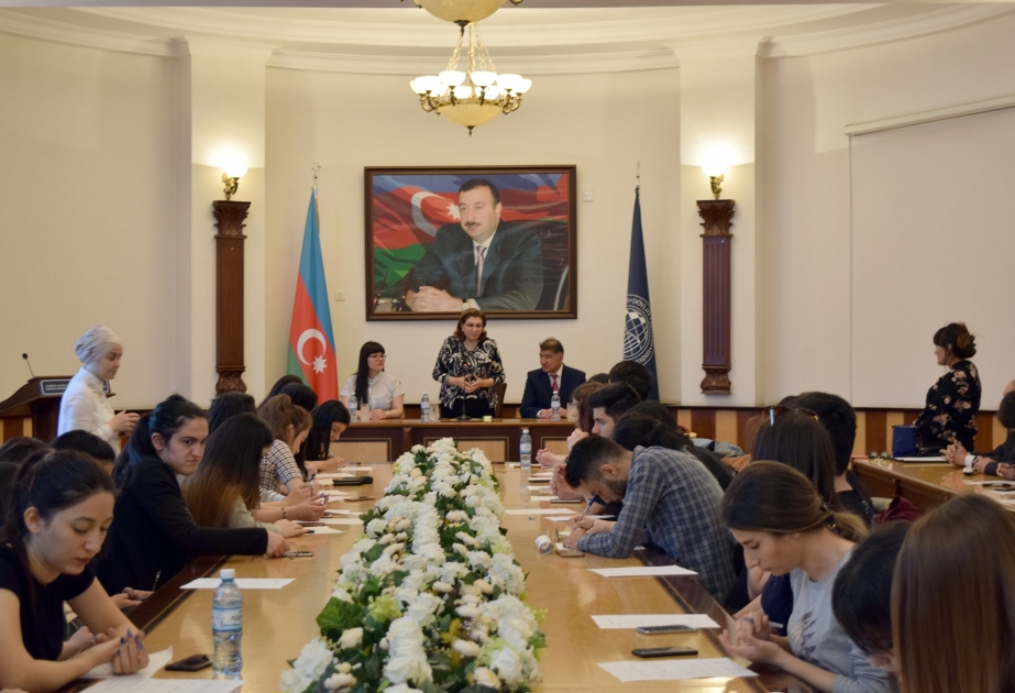 UNEC-in tələbələri könüllülük mədəniyyətinin mahiyyəti barədə məlumatlandırılıb