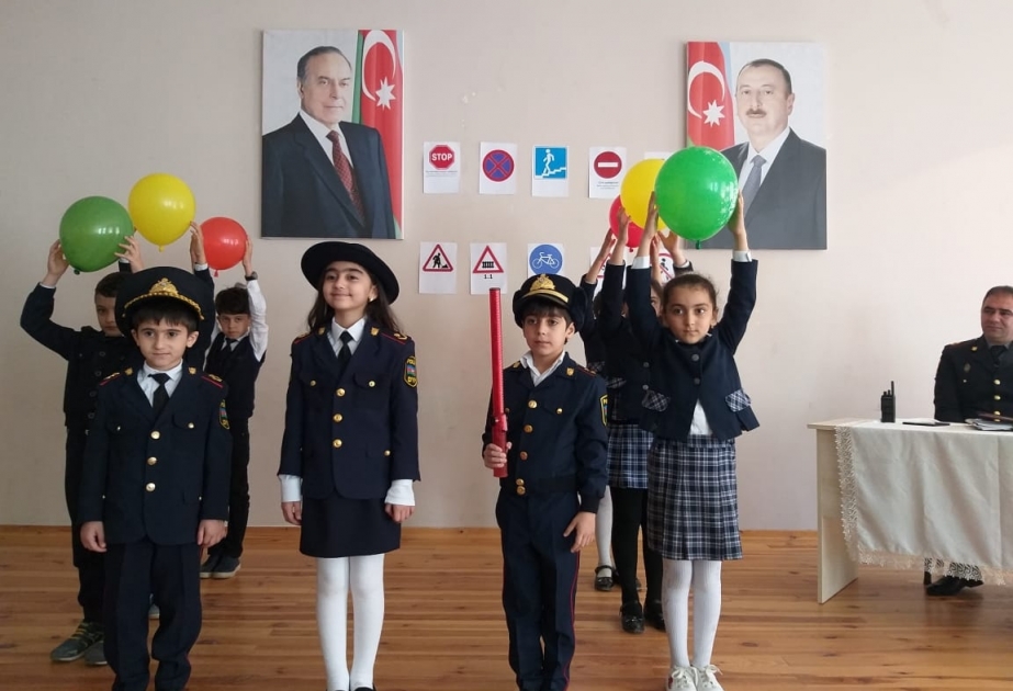 Astaralı şagirdlər yol hərəkətinin təhlükəsizliyi barədə maarifləndirilib