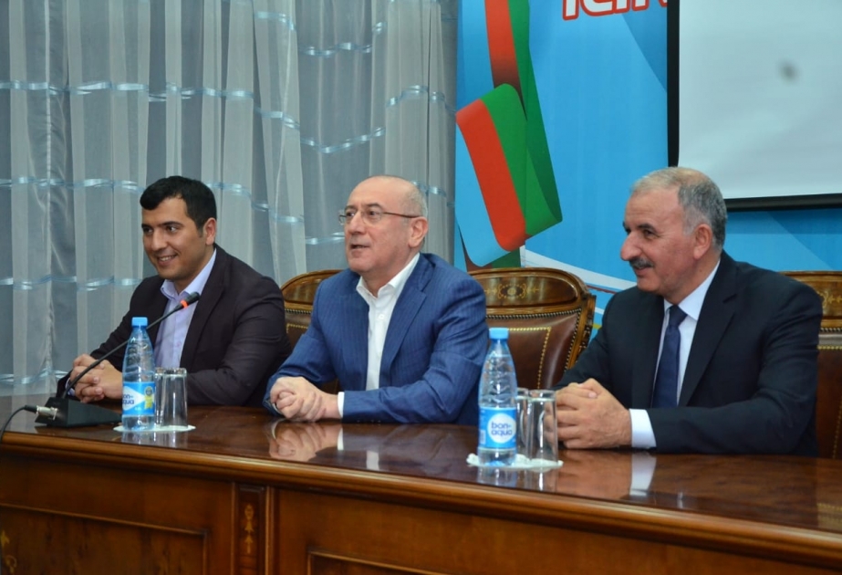 Milli Paralimpiya Komitəsinin prezidenti könüllülərlə görüşüb