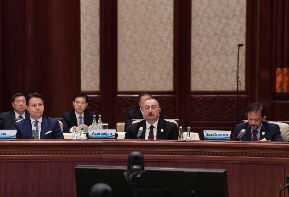 Zweites Kooperationsforum "Ein Gürtel, eine Straße" setzte in Peking seine Arbeit fort Präsident Ilham Aliyev nahm am Forum teil VIDEO