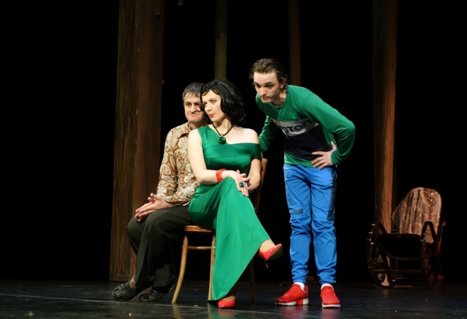"Varlı qadın" komediyası beynəlxalq teatr festivalında nümayiş edilib