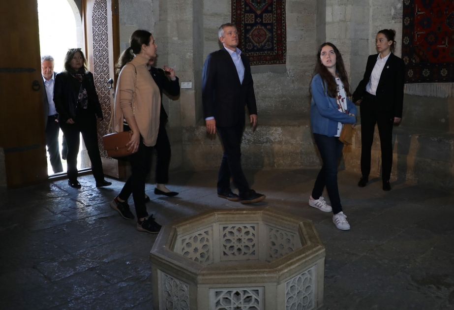 İçərişəhərlə tanışlıq