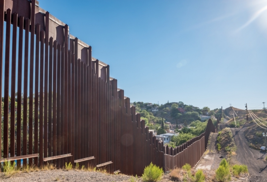 64% американцев выступают против строительства стены на границе США и Мексики