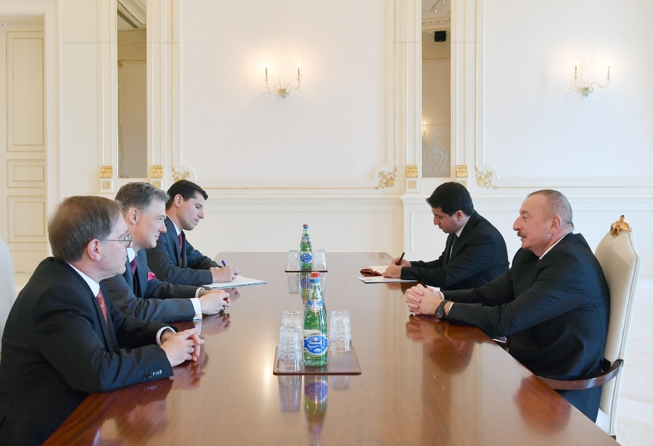 伊利哈姆·阿利耶夫总统接见负责欧洲及欧亚事务的美国助理国务卿