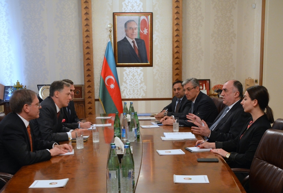 Se discuten las relaciones entre Azerbaiyán y Estados Unidos
