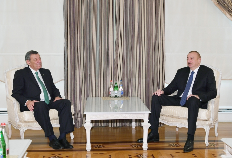 Ilham Aliyev recibió al canciller de Uruguay