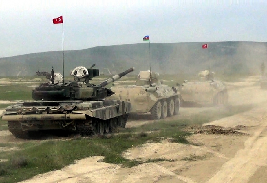 Comienzan los ejercicios tácticos conjuntos con fuego real de Azerbaiyán y Turquía