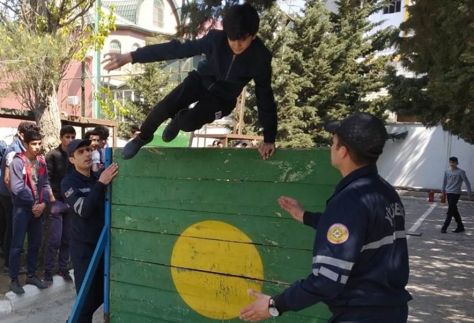 “Gənc xilasedici və yanğınsöndürən” yarışlarının Bakı şəhəri üzrə rayon mərhələsinə yekun vurulub