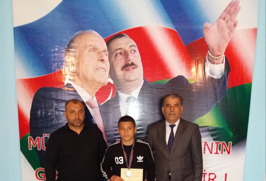 Astaralı güləşçi respublika birinciliyində gümüş medal qazanıb