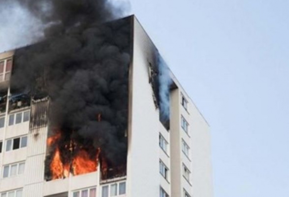 İstanbulda yaşayış binasında yanğın baş verib