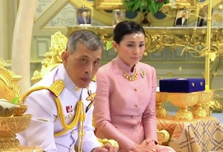 Tailand kralı general xanımla evlənib