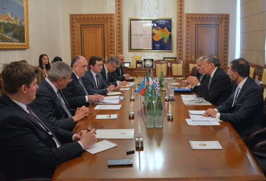 Azerbaijani, Uruguayan FMs meet in Baku
