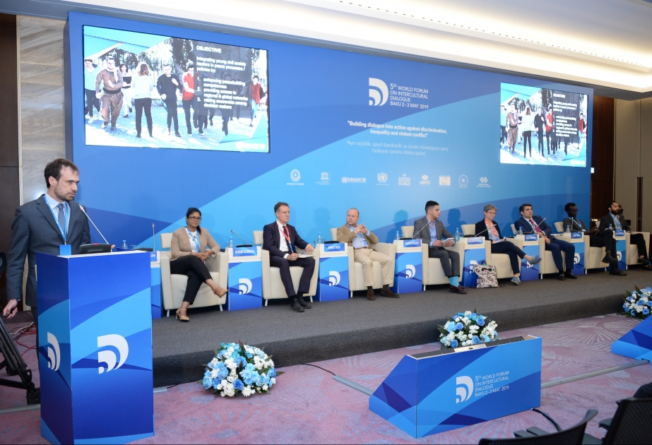 Forum çərçivəsində “Qlobal vətəndaşlıq təhsili: Sülh mədəniyyətinin aşılanması” mövzusu ətrafında müzakirələr aparılıb VİDEO
