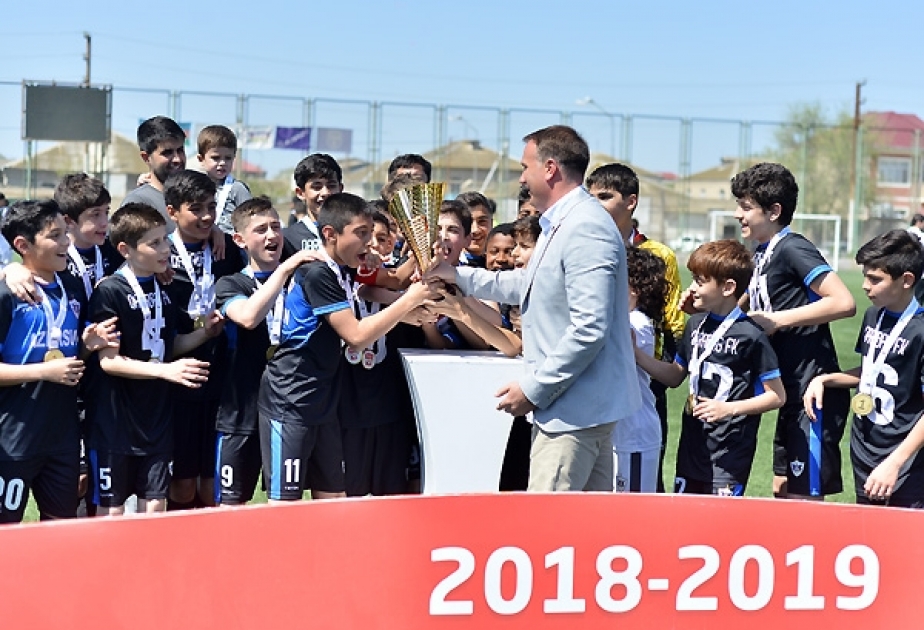 “Qarabağ” komandası U-13 Liqasının 2018-2019-cu il mövsümünün qalibi olub