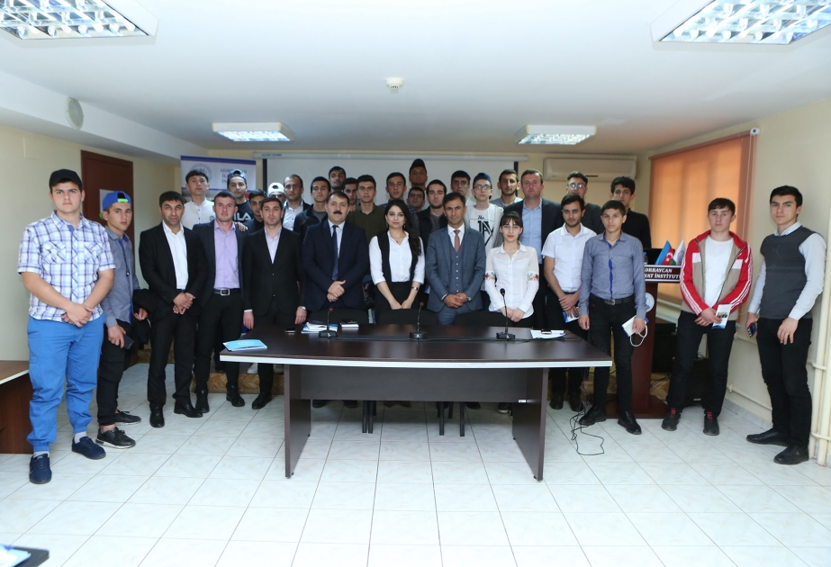 Əliabad İslam Kollecinin tələbələri İlahiyyat İnstitutunda olublar