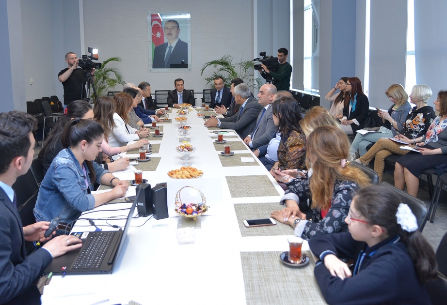“Məktəblinin dostu” layihəsinin hesabatı təqdim edilib