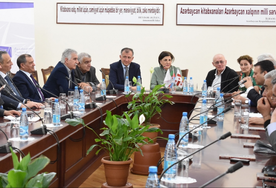 Bakıda gürcü şairi Bağater Arabulinin “Gündüz yuxuları” kitabının təqdimat mərasimi keçirilib