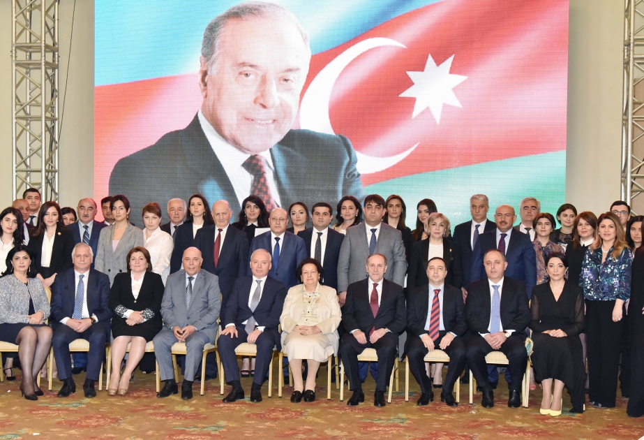 Ulu öndər Heydər Əliyevin anadan olmasının 96-cı ildönümünə həsr edilən elmi-nəzəri konfrans keçirilib