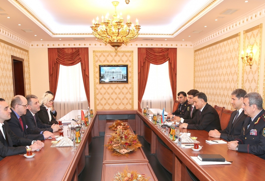 Ministerios del Interior de Azerbaiyán y Montenegro examinan el desarrollo de la cooperación