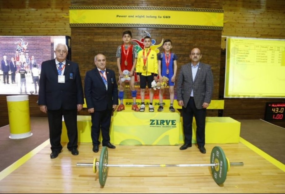 Yeddinci “Zirvə” Beynəlxalq Uşaq Oyunlarında ağır atletika yarışlarında qaliblər müəyyənləşib