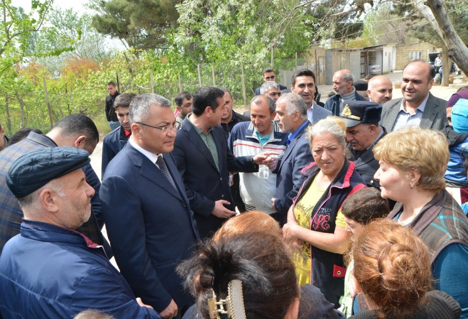 Dövlət Komitəsinin sədri Pirşağıda məcburi köçkünlərlə görüşüb