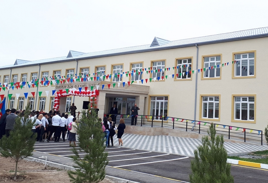 Saatlı rayonu Sarıcalar kənd tam orta məktəbinin açılışı olub