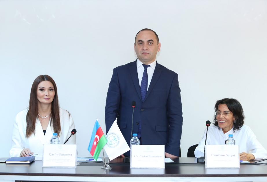 Aİİ-də seminar: Müasir dünyamızda mənəviyyat problemi və kamilliyə gedən yol