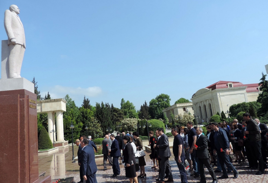 Ulu öndər Heydər Əliyev Yeni Azərbaycan Partiyasının qurucusudur