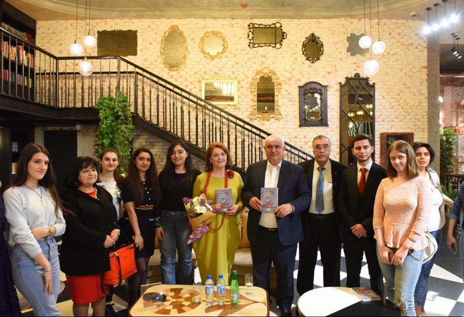 “Sehrbazlar dərəsi” romanının rumın dilinə tərcüməsi Bakıda təqdim edilib