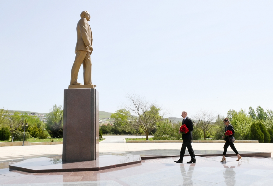 Staatspräsident Ilham Aliyev zu Besuch in Gobustan eingetroffen VIDEO