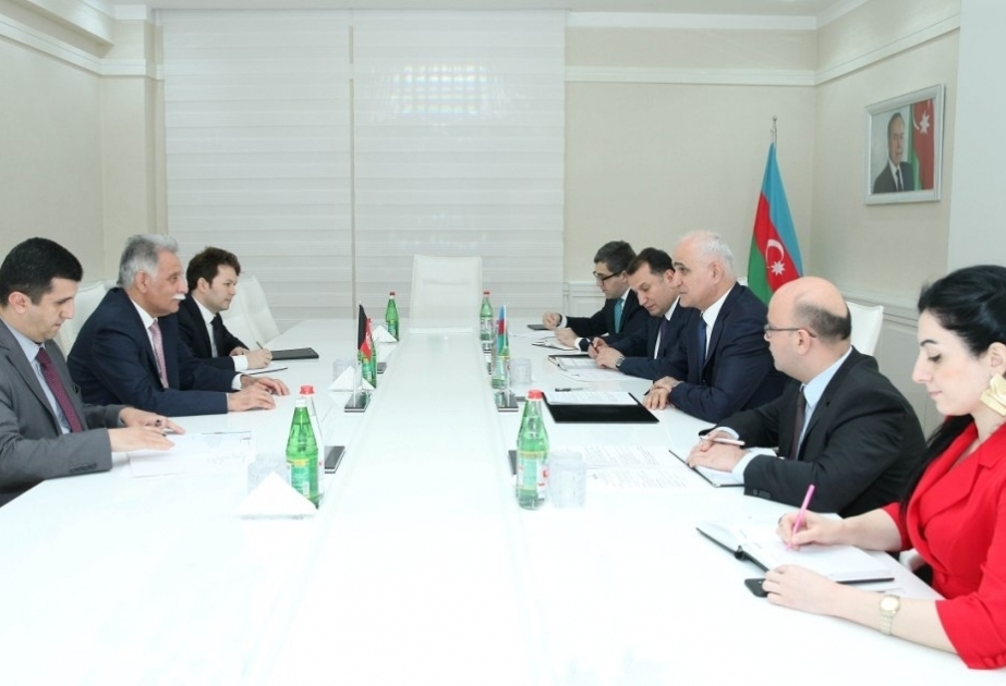Azerbaiyán y Afganistán discuten las relaciones económicas