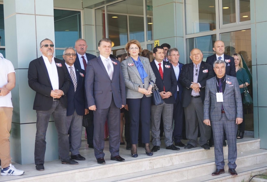 İzmirdəki Heydər Əliyev adına Peşə Təhsili Liseyində Ulu Öndərə həsr olunan mərasim keçirilib