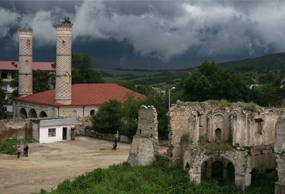 İşğalçılar Topxana meşəsinin qoruq zonasında inşaat işləri aparıb